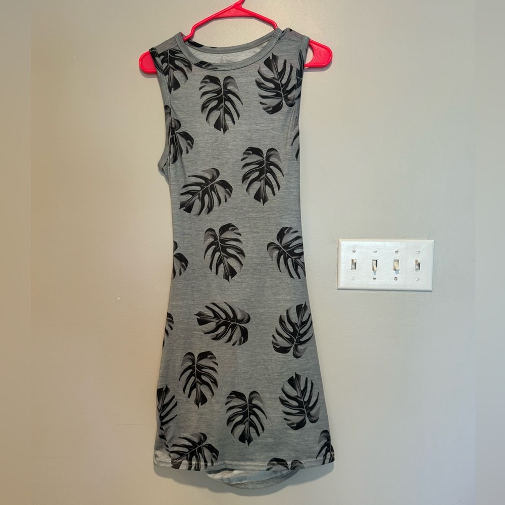 Reversible Floral Sleeveless Dress. Size Medium